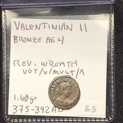 ancient coin valentinian II 375-392 A.D. bronze Ae 4 Reverse Wreath Well Center