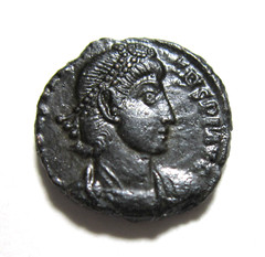 CONSTANTIUS II. 337-361 AD. AE 3. SOLDIER SPEARING HORSEMAN. ANTIOCH MINT.