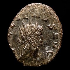 *Lucernae* Gallienus Antoninianus IOVI PROPVGNAT – XI (345) Rome 266 AD.