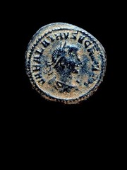 Ancient Roman Antoninianus 271-272 Coin, Vabalathus and Aurelian 3.2 Grams