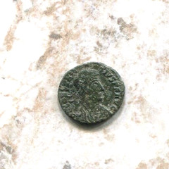 ROME- HISTORICAL CONSTANTIUS GALLUS HORSEMAN SPEARING 1/2 CENTENIONALIS, SISCIA