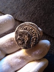 Superb roman coin in bronze,emperor Augustus , Celtic shield