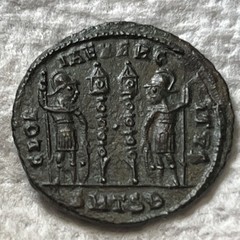 Ancient Roman Empire Coin Constantine II. 330-333 AD Soldiers Military Standards