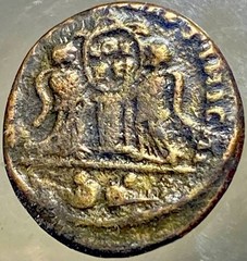 Constantine The Great Roman Coin 318-320AD Victoriae 2 Victories with Captives