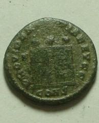 Constantine Rare genuine ancient Roman coin Camp-gate on base turrets Star CONS