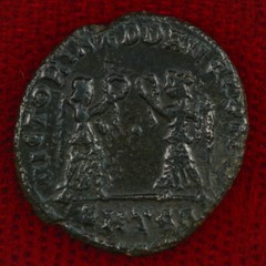 Ancient Roman Empire Coin CONSTANS Two Victories With Wreath Thessalonica Mint