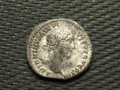 OLD SILVER ANTIQUE! SILVER ROMAN COIN IN BEAUTIFUL COLLECTIBLE CONDITION LOT 64t