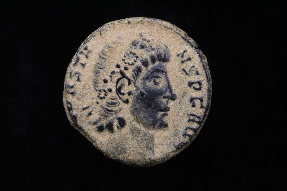 Roman Coin Constans AE Follis GLORIA EXERCITVS Uncertain mint 337-350 AD.