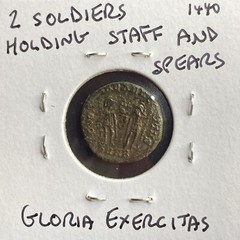 Constantine The Great Roman Coin 330-336AD Nice Detail 2 Soldiers Gloria Ex