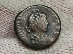 Roman Arcadius 383-408 AD AE2 Rev Dragging Captive Chi-Rho RCV 20847. #40