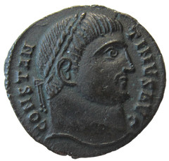 CONSTANTINE I, 307-337 AD. BRONZE FOLLIS. ALEXANDRIA MINT, CAMP-GATE REVERSE.
