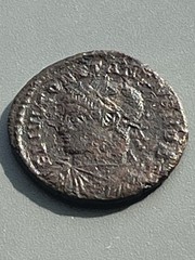 Roman Empire Constantius II AD 337-361 Bi Nummis Camp with open Gate 19 mm 2.78g