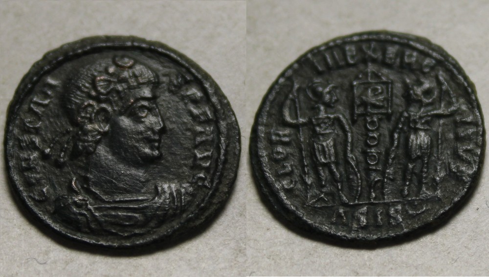 Constans Rare genuine Ancient Roman coin soldiers standard Chi-rho dot crescent