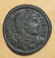 JOVIAN 363 AD Antioch AE 1 Double Maiorina. Jovian standing holding victory. GVF