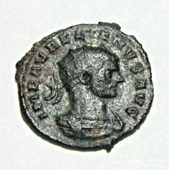 AURELIAN. AE ANTONINIANUS, 271-272 AD. SISCIA MINT, VICTORY REVERSE. VERY RARE.