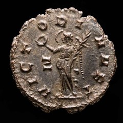 *Lucernae* Gallienus, sole reign Antoninianus VICTORIA AET Z 6 Rome 265/267 AD
