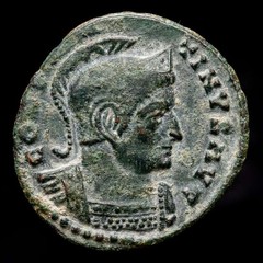 *Lucernae* Constantine I Æ Follis VIRTVS EXERCIT A-S / PLG Lugdunum 317/37 AD