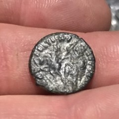 CONSTANTIUS II 337 -361 AD, ROMAN IMPERIAL . Soldiers – 1 Standard .