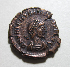AE 4. VALENTINIAN II, 375-392 AD. CYZICUS MINT. VICTORY, CAPTIVE AND CHI-RHO REV