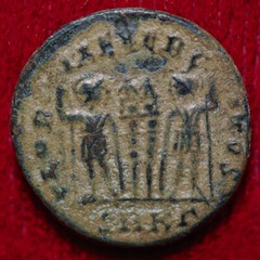 Ancient Roman Empire Coin CONSTANTIUS II Two Roman Soldiers “Glory of The Army”