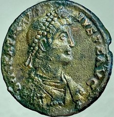 Ancient Roman Coin 378-383 AD Emperor Gratianus Kneeling Female Genuine Gratian