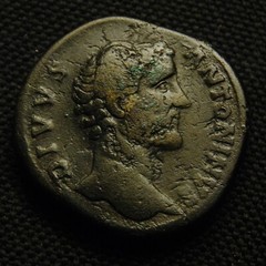 Æ Sestertius Divus Antoninus Rv CONSECRATIO Crematorium 25.71 grs 29-31mm AD 161