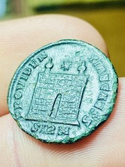 Constantius II Caesar AE Follis Sirmium AD 324-325, CAMPGATE, EXTREMELY RARE, XF