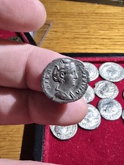 Diva Faustina SR AR Denarius: Pietas