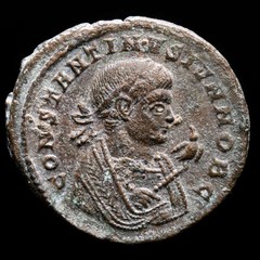 *Lucernae* Constantine II follis BEATA TRANQVILLITAS Altar •STR◡ Trier 321/2 AD