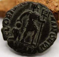 Roman Imperial | Valentinian I | AE4 | 364-367 | Nicomedia | Emperor & Captive