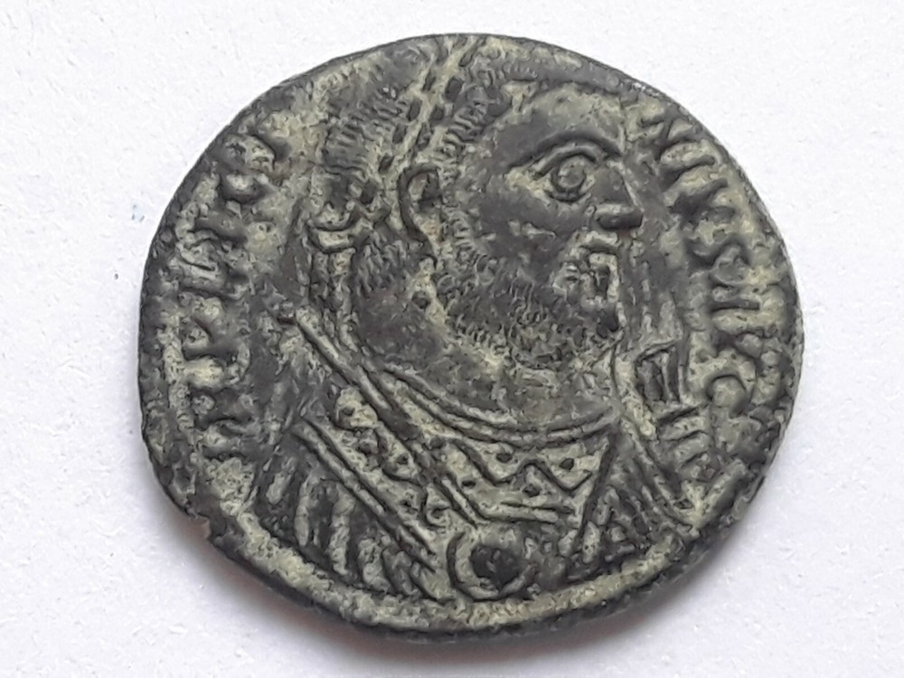 Licinius I A.D.308-324 AE follis 19mm ” camp gate” PROVIDENTAE AVGG
