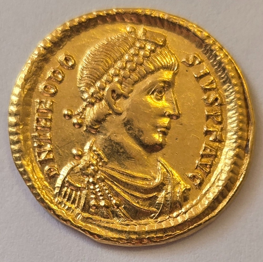 AV Solidus Eastern Roman Empire Theodosius I AD 379-395 Sirmium RIC IX, 13c RRR!