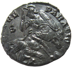 CONSTANTIUS II 337-361 AD. REDUCED AE 2. SOLDIER SPEARING HORSEMAN. ANTIOCH MINT