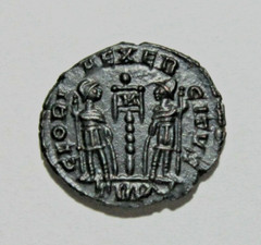 CONSTANS. 337-350 AD. AE 4. TRIER MINT, C. 348-350 AD TWO SOLDIERS REVERSE SHARP