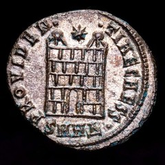 Constancio II Follis (2,46g) 327-328 d.C. Heraclea RIC-78 EBC+