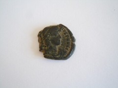 Roman Bronze Coin 4th Century AD Emperor Portrait 2.5 g 1.5 x 1.5 cm