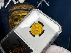 JULIUS CAESAR YOUNG VARIETY ROMAN IMPERATORIAL 44BC AUREUS NGC XF ANCIENT COINS