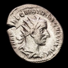 *Lucernae* Trebonianus Gallus Antoninianus VICTORIA AVGG Victory Rome 252 AD.