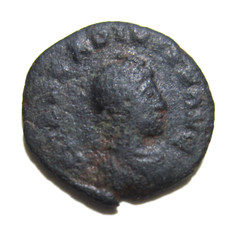 ROMAN EMPIRE. AE 4. ARCADIUS 383-408 AD. HERACLEA MINT. WREATH REVERSE.