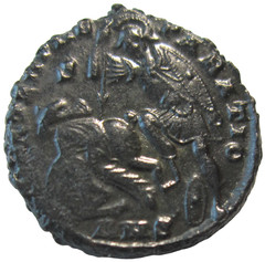 CONSTANTIUS II 337-361 AD. REDUCED AE 2. SOLDIER SPEARING HORSEMAN. ANTIOCH MINT