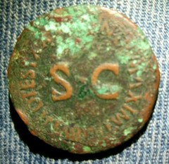 CAESAR DIVUS ANCIENT ROMAN 32 mm COIN 22-23 AD / REV PONTIF MAXIM ESTATE # 120