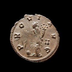 *Lucernae* Gallienus Antoninianus PROVI AVG / II Rome 265-267 A.D.