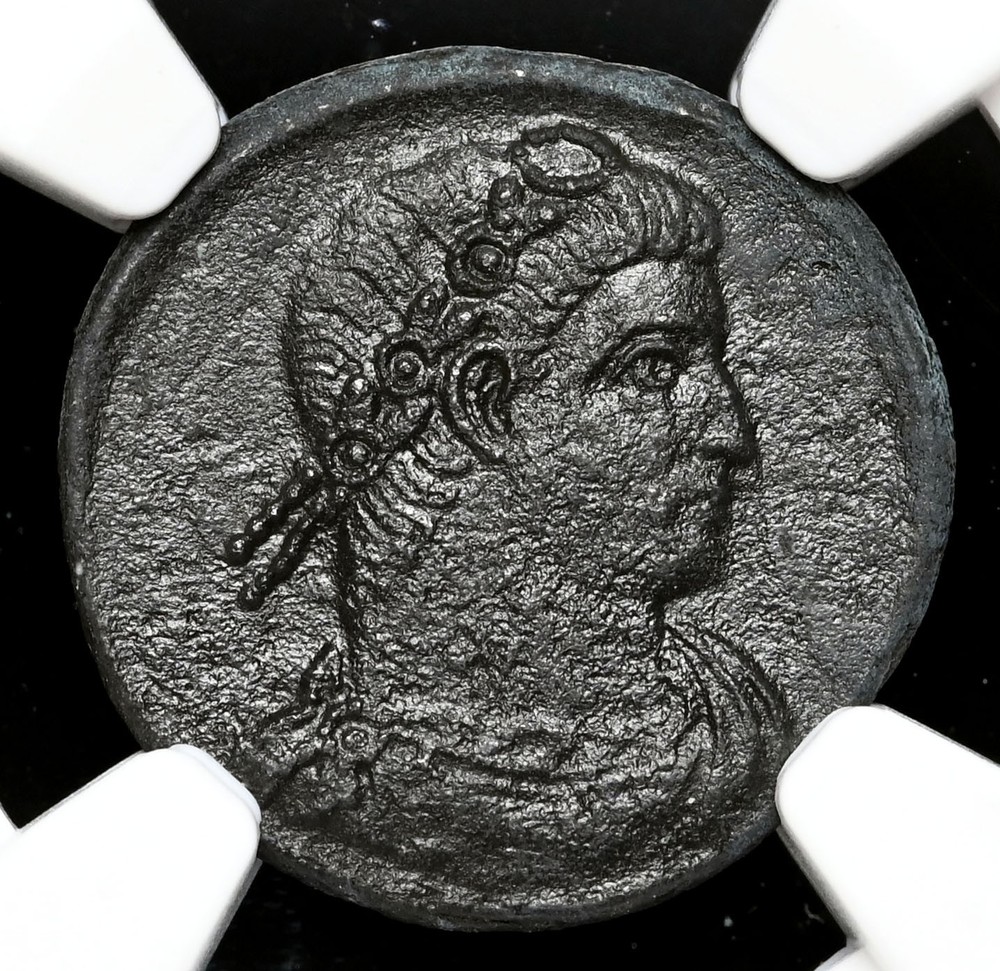 ROMAN EMPIRE. Constantine I. AD 307/310-337. Æ Follis, Anepigraphic, Rome NGC XF