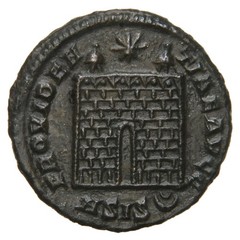 ROMAN EMPIRE – 328-329 AE3 – Constantine I – City Gate with 10 Layers