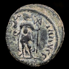 *Lucernae* Magnus Maximus Æ Maiorina VICTORIA AVGG / LVGP (3875) Lyon 383-8
