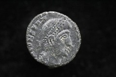 Roman Coin Constans AE Nummus VOT / XX / MVLT / XXX in wreath 337-350 AD.