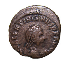 AE 4. VALENTINIAN II, 375-392 AD. VICTORY AND CAPTIVE REVERSE.