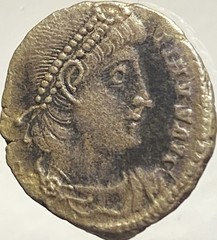 Ancient Roman Coin Emperor Constantine II 330-336AD 2 Soldiers Gloria Exercitas