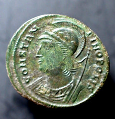 CONSTANTINOPOLIS, 330-340 AD. Æ Follis (a445)
