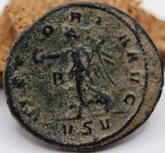 Roman Imperial | Aurelian | AE Denarius | 274-275 CE | VICTORIA AVG | VSV | RARE